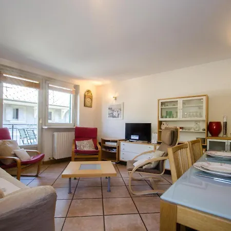 Apartman Calme En Centre-ville Avec Terrasse Et Vue Mont-blanc, - Fr-1-343-198